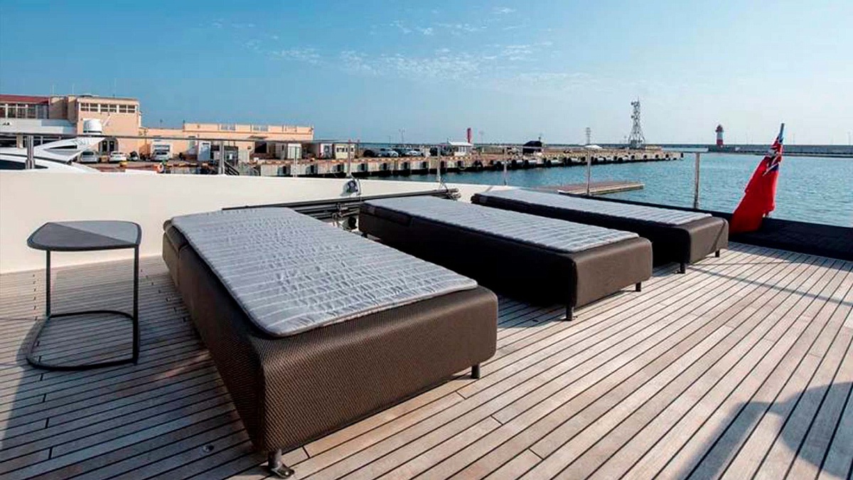 Аренда мегаяхты FERRETTI 920 Lady F в Сочи